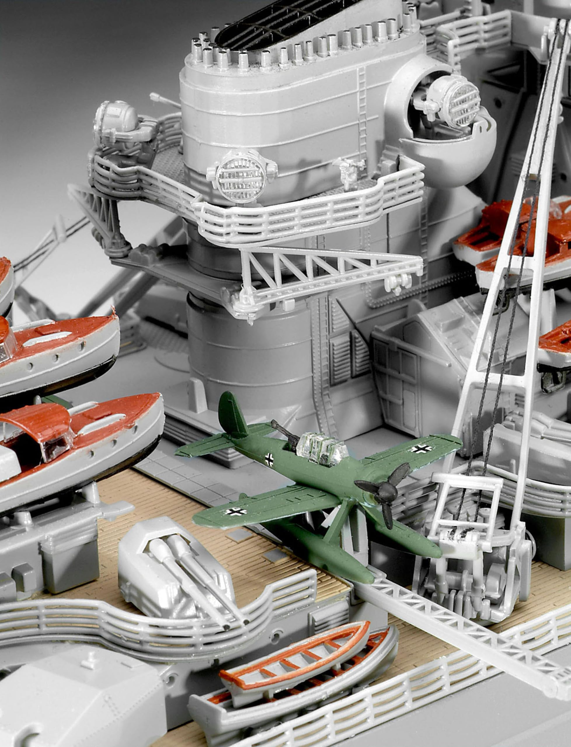 Amazon | ドイツレベル(Revell) 1/350 ドイツ海軍戦艦 ビスマルク